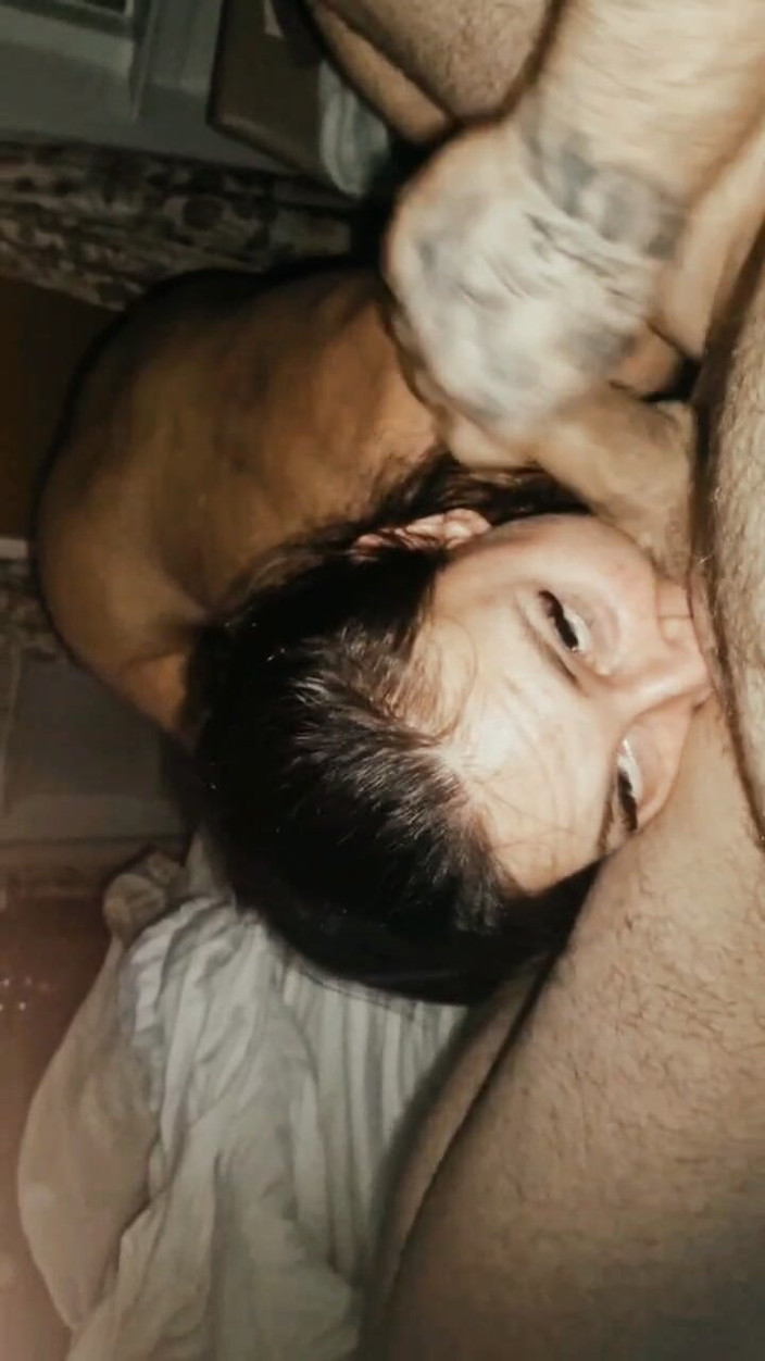 AnalArt AmateursCouple: Deze kleine slet weet hoe ze moet pijpen