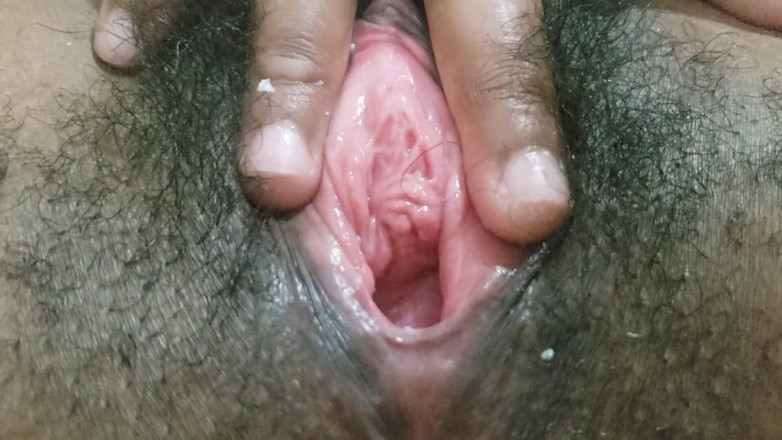 Lovemina: Curvas gorditas y grandes culos con coño peludo en primer...