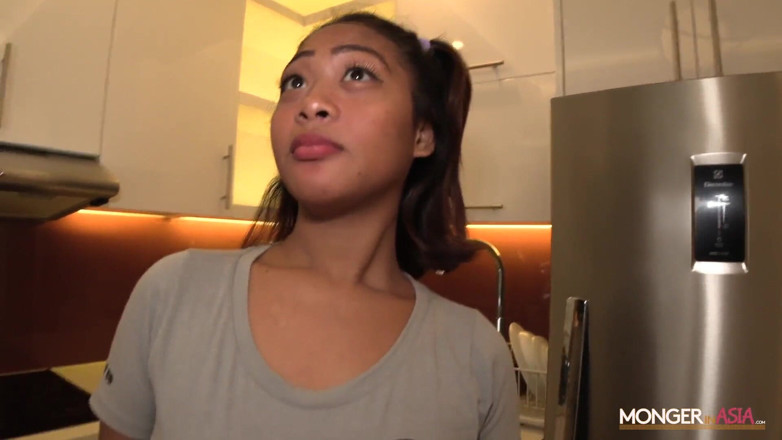 Monger In Asia: Sexy asiática mucama con tetas gigantes preñada por jefe