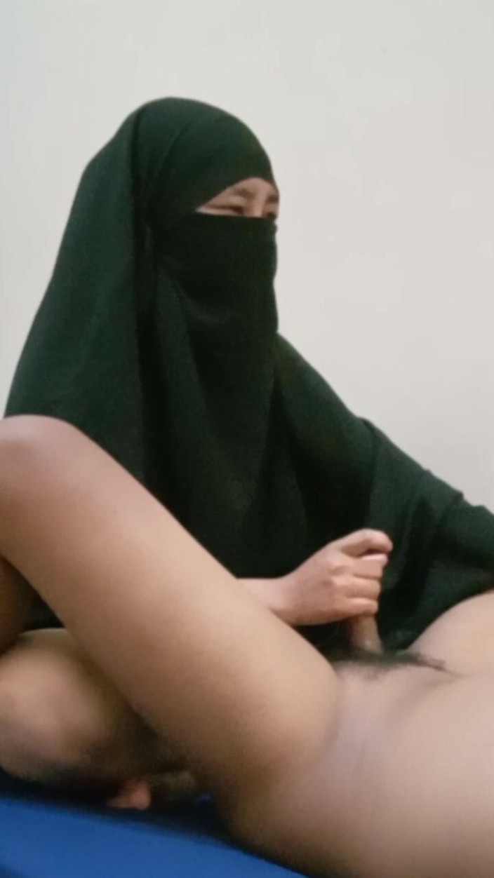 Angelina pop: 戴穆斯林头巾的女孩和她最好的朋友做爱，并给他打手枪作为友谊的礼物