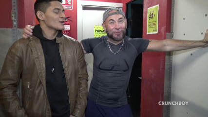 Gaybareback: Santiago Rodriguez zonder condoom geneukt door een fan Biannci