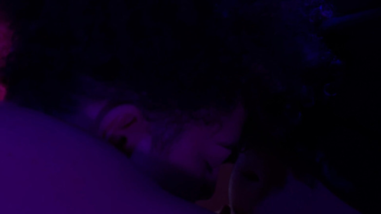 Quente club: La Latine Brune a Fait Un Strip-tease Et Une Délicieuse...