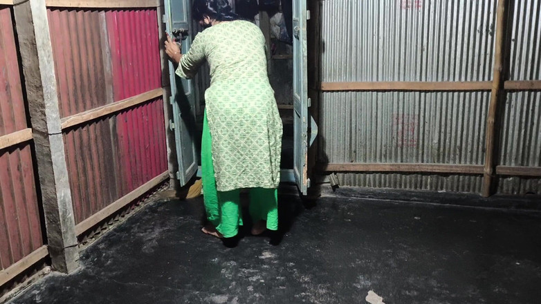 SAFI-SEXY: Ho abbracciato mia zia e ho iniziato a scoparla nel...