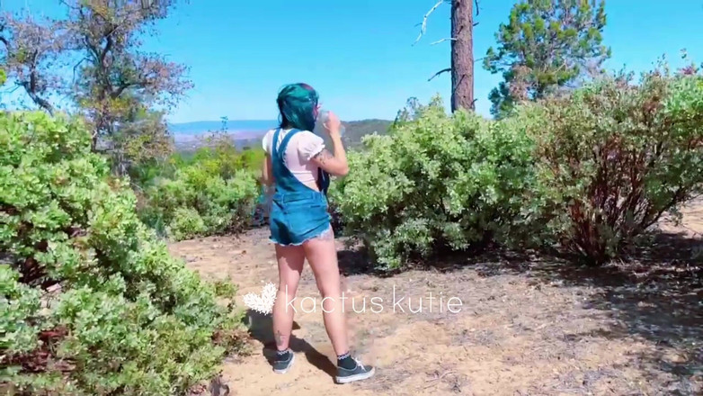 kactus kutie: My Shorteralls中的户外小便