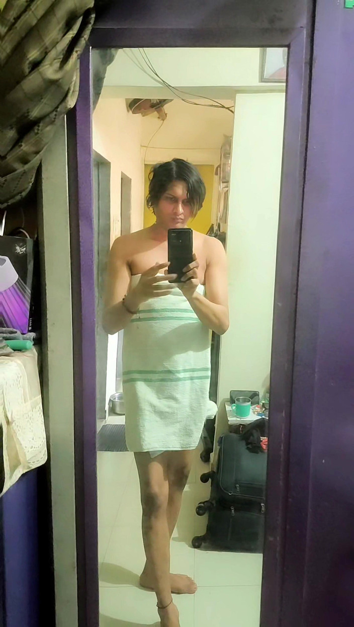 Zoyasazadai: Zoya Shezadi Indické CD Šaty Dnes Mám Na Sobě Bílý Ručník...