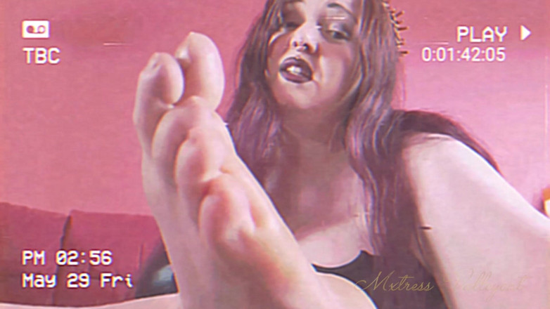 Mxtress Valleycat: Found Foot-age