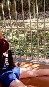 Erkek arkadaşı diğer odadayken antrenörüyle anal dölleme