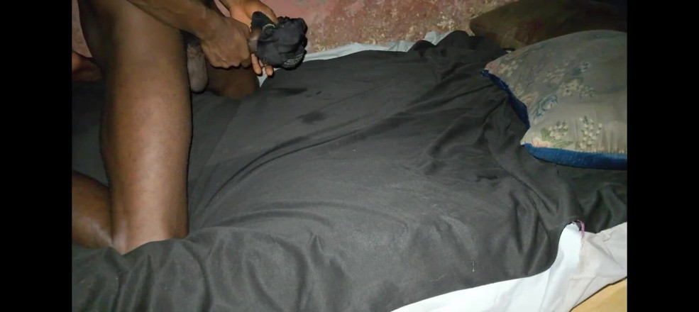 Masturbator emmy: Le Geste Gentil De Se Faire Baiser Avec Mon Lit...