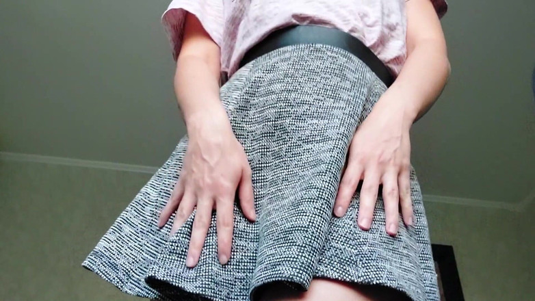 Squirt_orgasm_69: Schoolgirl Made a Home Video of Herself Masturbating