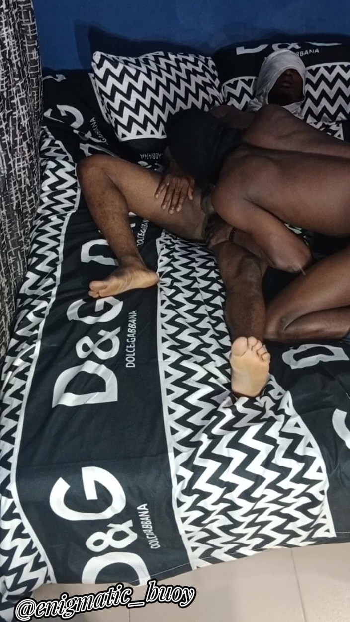 Enigmatic Buoy: Bagaimana saya menangkap abang tiri berkongkek dengan kawan baiknya