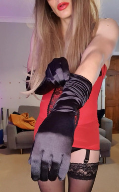 JessicaXD: Jessica is feeling rather horny tonight couldn't help but slip...