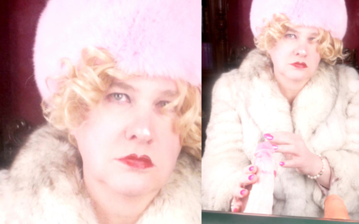 Trans fur bitch: Транс-хутряна леді робить подвійний мінет у м'якій синій лисиній шерсті