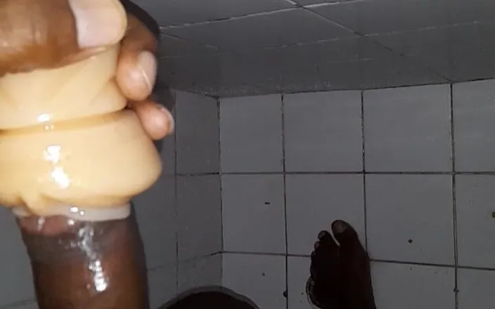 Black guy: Jerking off S6 E3