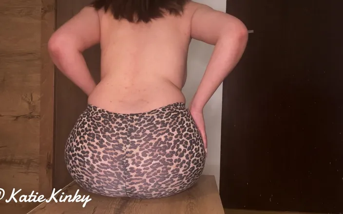 GassyKat: Wild Thing: Leopard Leggings, Farting Like a Beast