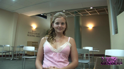 Dream Girls: Hermosa alumna lo muestra todo en lugares super arriesgados