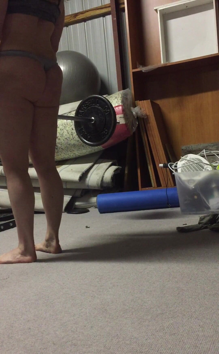 Michellexm: Ragazza di allenamento e il suo culo muscolare duro - parte 5