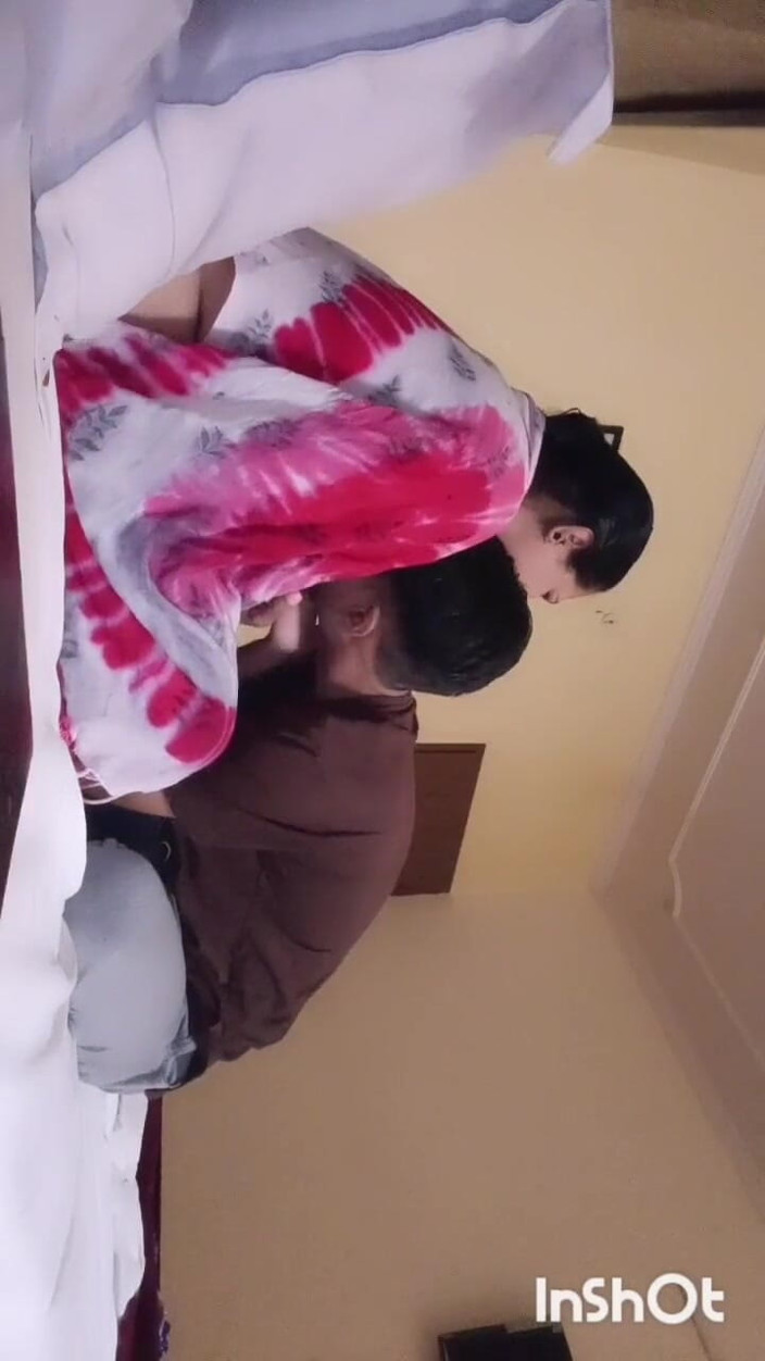 Sexgarl84: Girlfriend Left a Lot While Talking to Sister-in-law