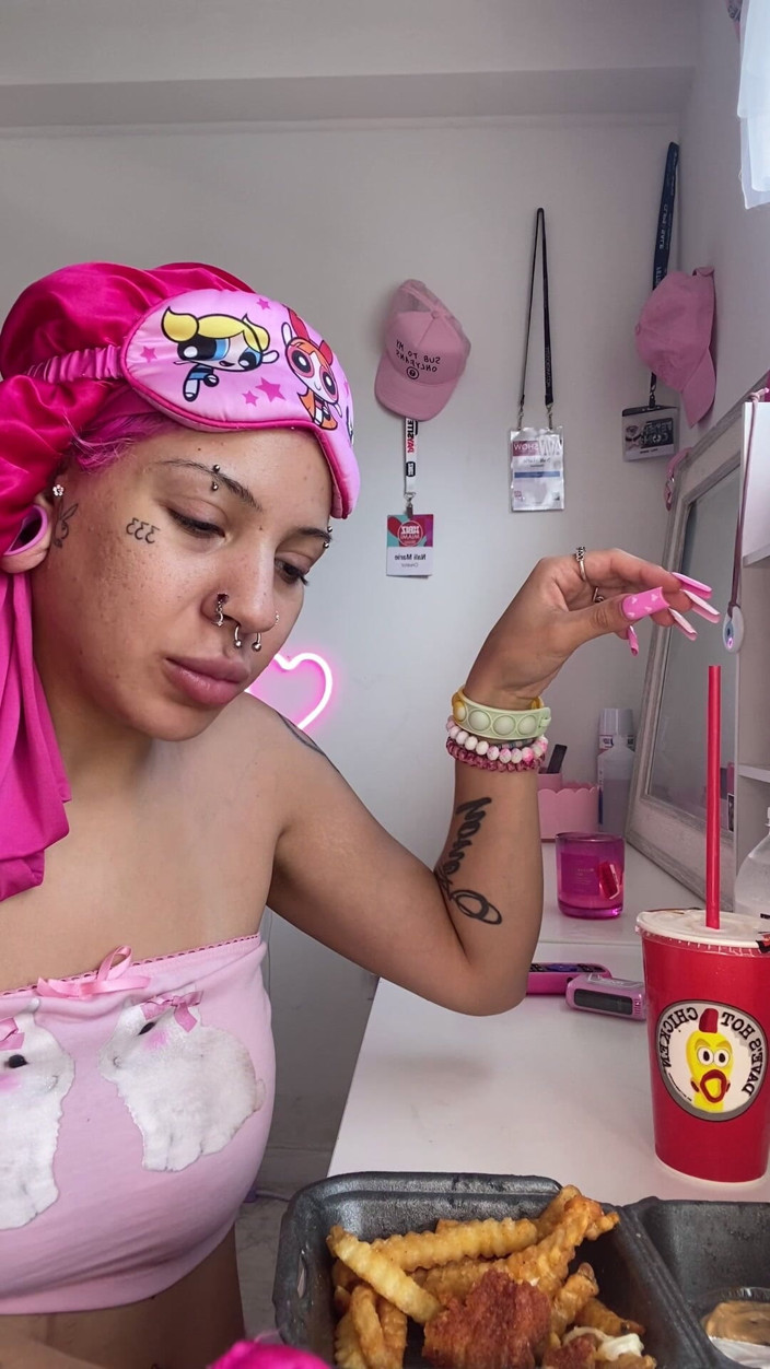 Nali Marie: Sbocchinamento cibo asmr croccante mukbang mangia cibo caldo salsa di...