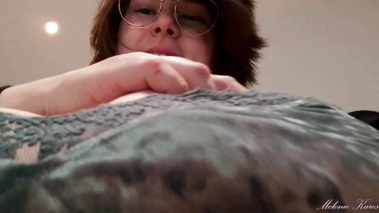 Melonie Kares: Мачуха годує тебе грудьми