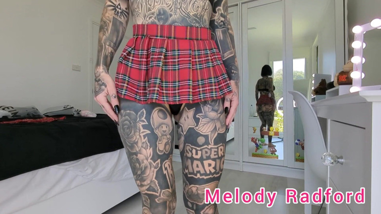 Melody Radford: Krótka czarno-czerwona bielizna spódniczka przymierzaj Haul Closeup Melody Radford