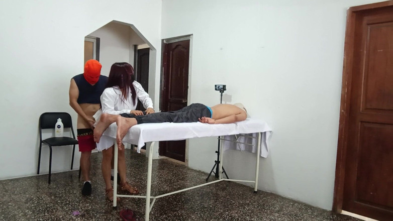 Goky: Pijat dan ngentot di saat yang bersamaan