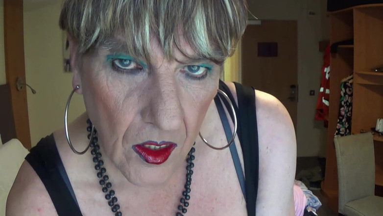 Mature Tina TV: Livsstil transvestite