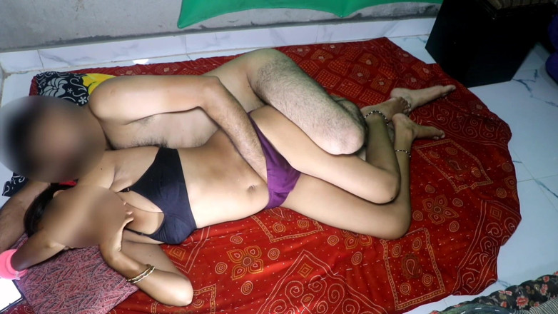 Rakul008: Ich teile ein Bett mit dem Freund meines Mannes und...