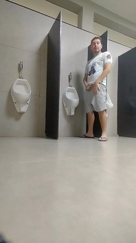 Me Lucí En El Baño Del Mercado Y Casi Me Atrapa El Guardia De Seguridad.