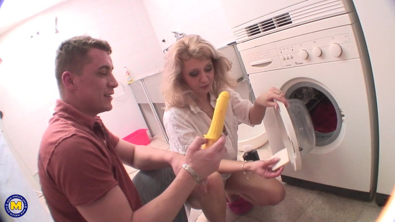 Mature NL: Mama Matură Excitată Vera Sternova Este Futută În Spălătorul