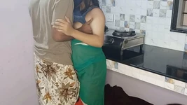 Reema yenge sabah mutfak standında sikiliyor