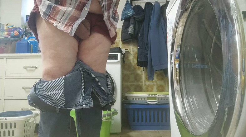 Karlchengeil: 裸で洗濯をする