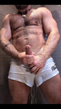 Muscled Rugby Player Beau Grinsell Jerks off and Fingers Himself in the Shower