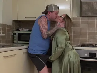 Mama mea vitregă este o curvă 03