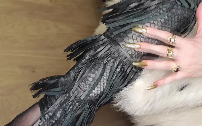 Princess18_: Showing My New Fur Coats and Rubbing My Feet on...