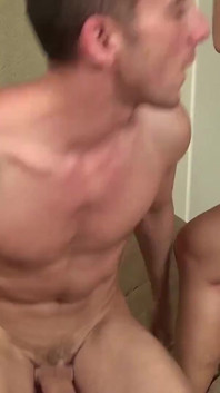 Nějaký anál pro tuto sexy těhotnou mámu