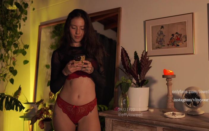 Effy Loweell studio: Une belle modèle de webcam avec un corps de modèle...