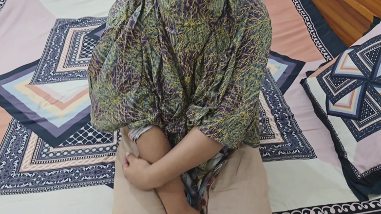 Banglavabi: mainne maalik ki patni ko akela paaya aur use choda....