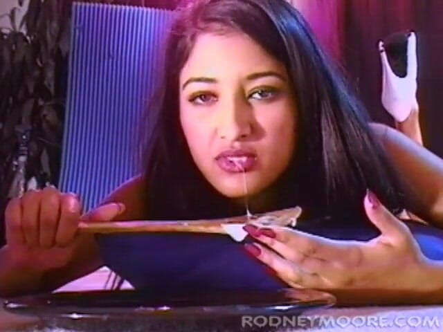 Rodney Moore: vintej 90 ke dashak ki bhaartiy starlet Nadia Nyce moti viry...