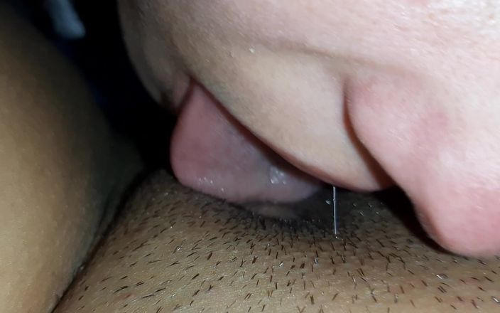 Lesbian-illusion: I miei vicini a turno mi scopano in bocca e...