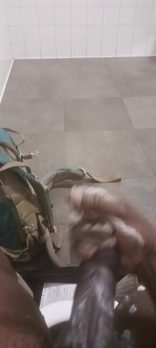 Paralax dawn: Znovu velké černé péro pro Annie