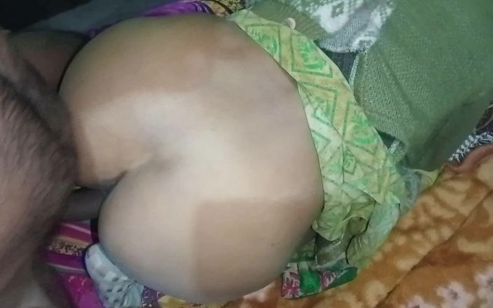 Pooja Sexy: Sora vitregă face sex cu fratele său vitreg, apoi părinții...