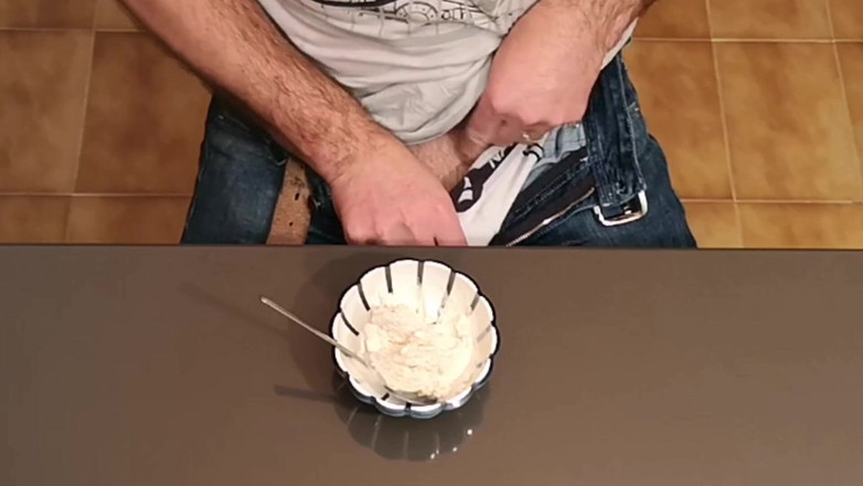 Cicci77: Cicci77 eats ice cream with hot cream after masturbating Pedro!