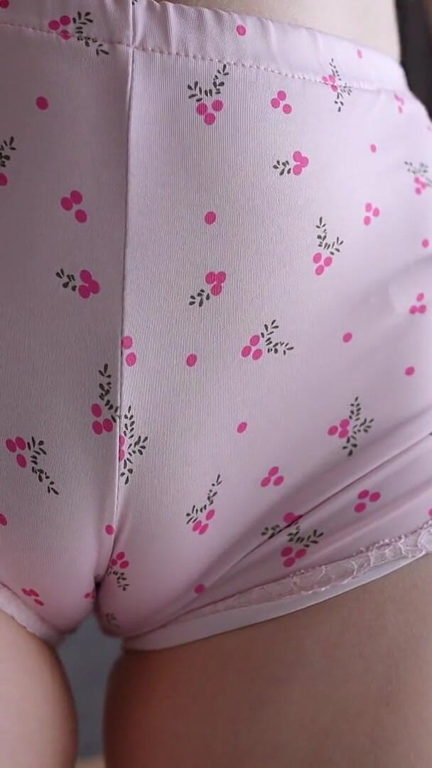 Stepmom's Cameltoe Pussy. (Mefantasy) Stepmom's Cameltoe Pussy. (Mefantasy)