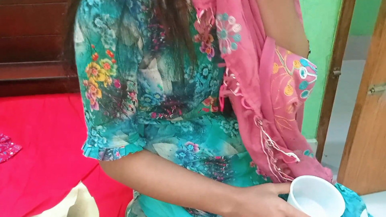 Riya Chowdhury: Sexo com menina nas proximidades