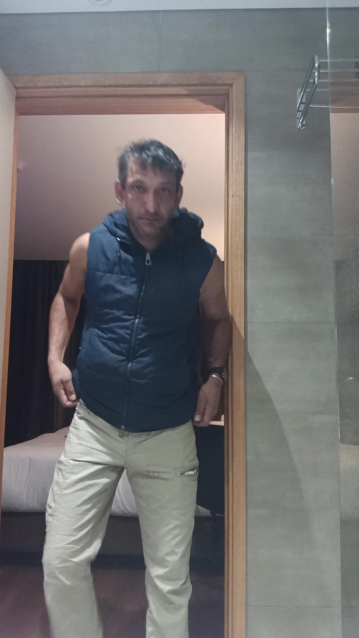 Boy top Amador: Arriving Home Very Horny