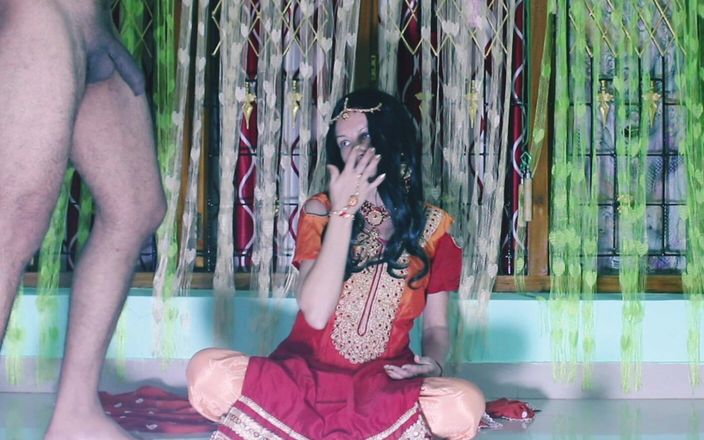 Bolly Karma: चोदने लायक मम्मी बड़े काले लंड की कोशिश करती है और वीर्य से भरा मुंह लेती है