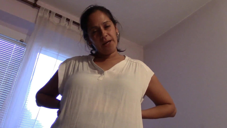 Randy and Deria: 乳母は若い男の兼を助けます