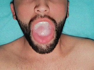 Camilo Brown: Eating my cum before bed