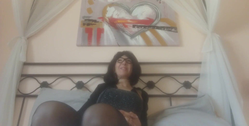 savannahamatoriale: Your Girlfriend Has Something to Ask You