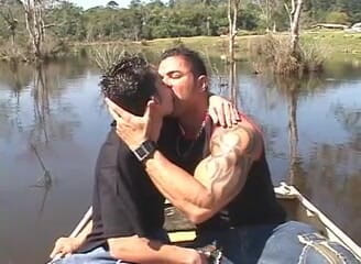 Hot Latinos dudes not gay but curious: Сексуальний прямий латиноамериканець трахається вперше 9